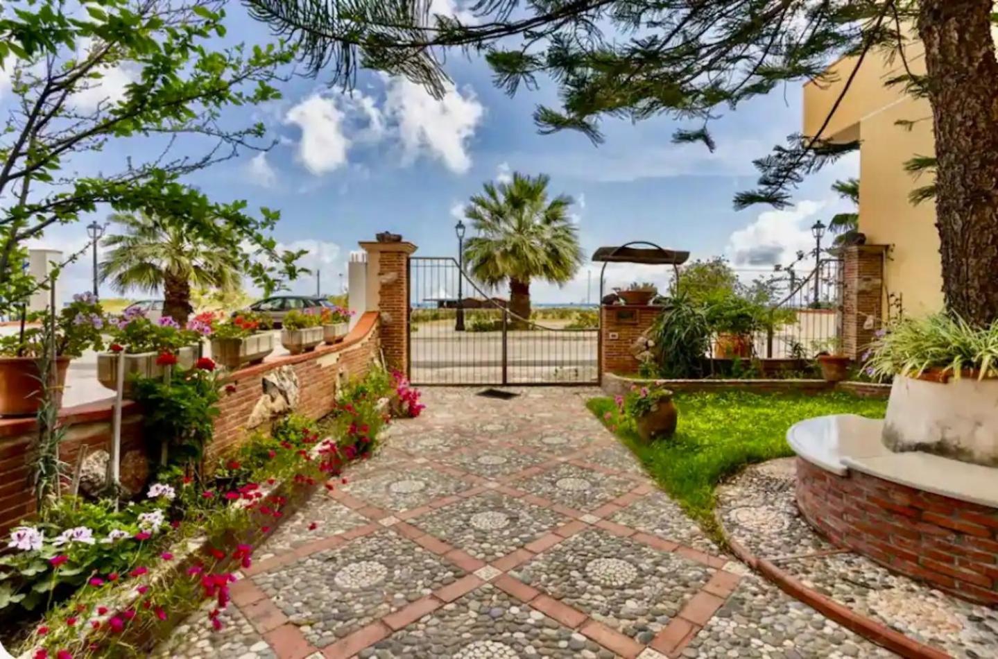 Una Araucaria Sul Mare Appartement San Giorgio  Buitenkant foto